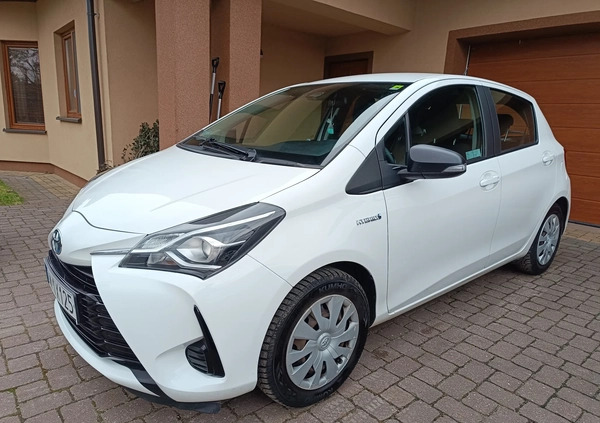 Toyota Yaris cena 55000 przebieg: 120000, rok produkcji 2018 z Chełm małe 781